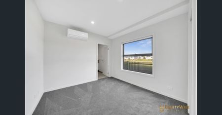 Townhouse with Solar Panels and Park Views! - Photo 3