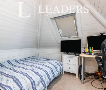 1 bedroom room to rent Ashdown Road, Epsom - Photo 1