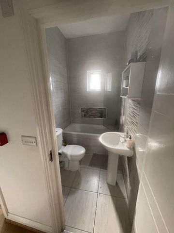 Room in a Shared Flat, Philip Lane, N15 - Photo 3