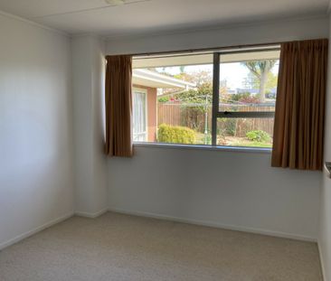 Family Living in Gleniti - Photo 1