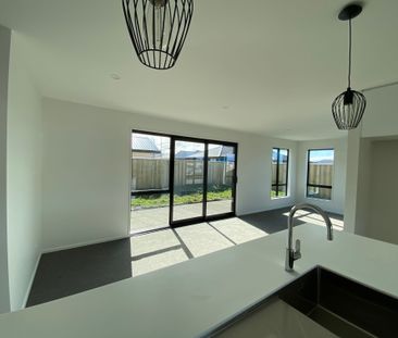 3 Bedroom Home in Ravenswood - 6 Months Rental - Photo 4