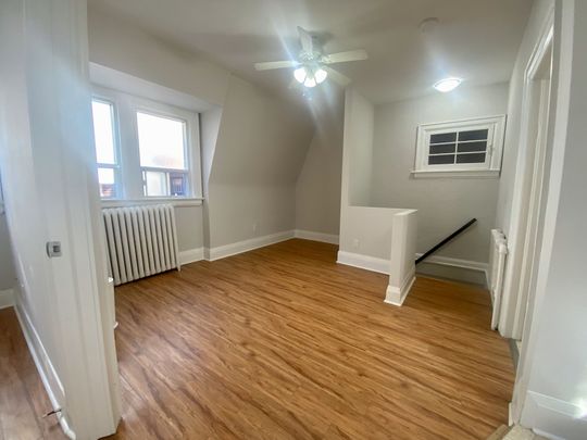 For Lease - 341 St Clair Avenue Unit# E, Toronto, Ontario - Photo 1