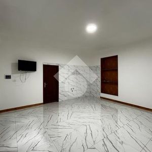 Monolocale in affitto - Photo 2
