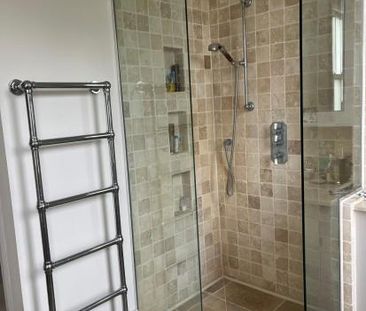 Double room in 5 bed house on quiet street - frequent sole use - Photo 6