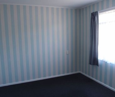 Charming 2BR Home - Photo 5