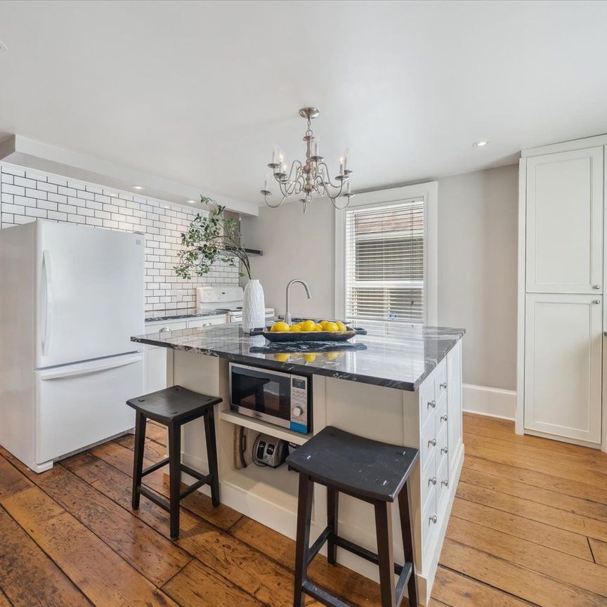 For Lease - 19277 Yonge Street, East Gwillimbury, Ontario - Photo 1