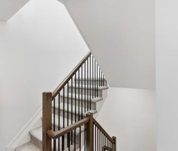 For Lease - 325 Foliage Private, Parkway Park - Queensway Terrace S... - Photo 1