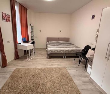 Prenajom 1 izbový veľky byt v centre mesta, Doná, Banska Bystrica - Photo 1