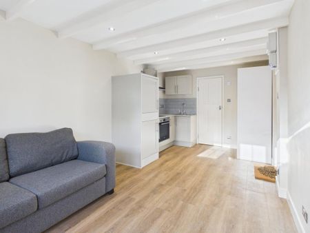 Studio to rent - Photo 2