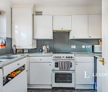 2 bedroom house to rent Norfolk Close, Horley, Surrey, RH6 - Photo 5