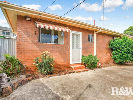 COSY GRANNY FLAT! - Photo 3