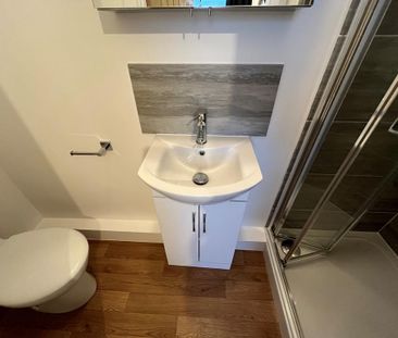 1 bedroom in a house share to rent - Photo 5