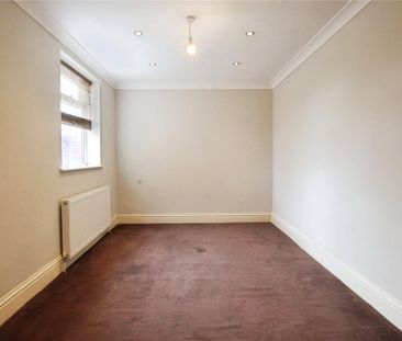 4 bedroom end of terrace house to rent - Photo 5