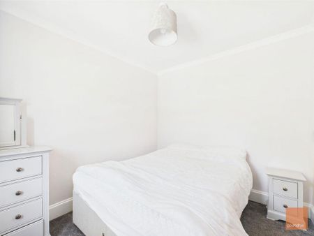 2 bedroom semi-detached bungalow to rent - Photo 4