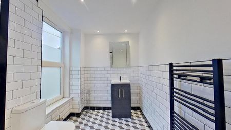 3 bedroom terraced house to rent - Photo 2