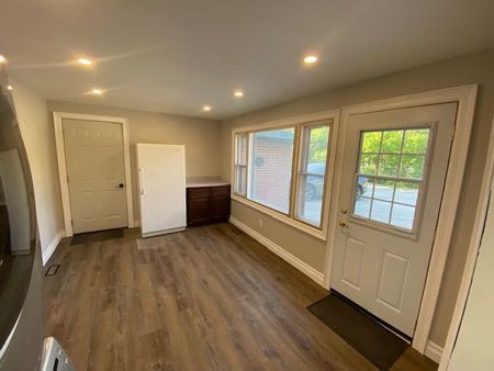 For Lease - 1207 Bayfield Street Unit# MAIN, Springwater, Ontario - Photo 2