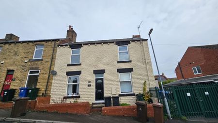 1 bed Apartment - To Let - Photo 5