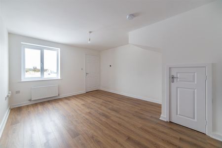 3 bed terraced house to rent in Swallowtail Place, Great Park, NE13 - Photo 2