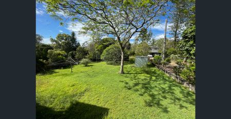 Classic and Spacious home! - Photo 5