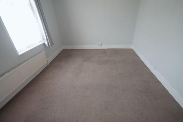 4 bedroom semi-detached house to rent - Photo 1