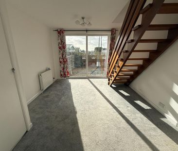 3 bedroom semi-detached bungalow to rent - Photo 3