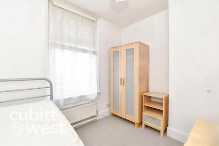 3 bedroom terraced house to rent - Photo 5