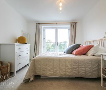 2 bedroom penthouse to rent - Photo 5