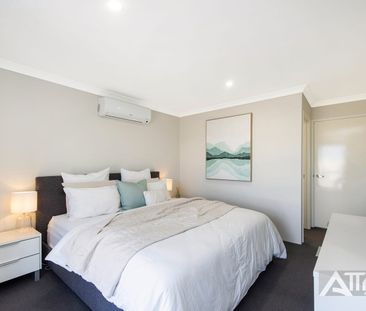 PERFECTLY LOCATED 3-BEDROOM HOME NEAR SHOPPING, SCHOOLS & TRANSPORT - Photo 4