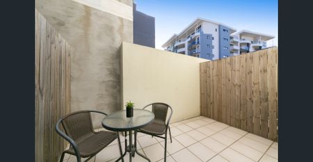 Self Contained & Fully Furnished! - Photo 4