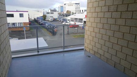 The locality of this home cannot be beaten – not only are you in the CBD but you are within walking distance to local amenities including supermarkets, public transport, gyms and cafes making this central living at its best. - Photo 5