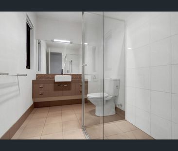 Spacious 2-bedroom apartment! - Photo 4