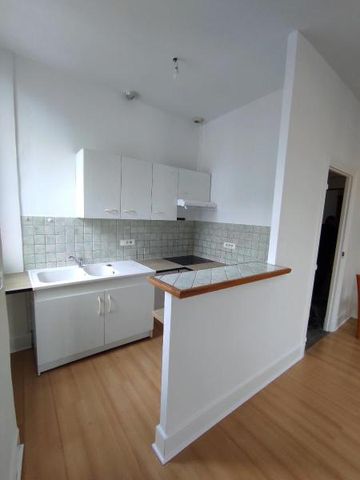 Location Appartement 2 pièces 42m² MILLAU 12100 - Photo 5