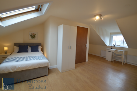 1 bedroom in a house share to rent - Photo 2