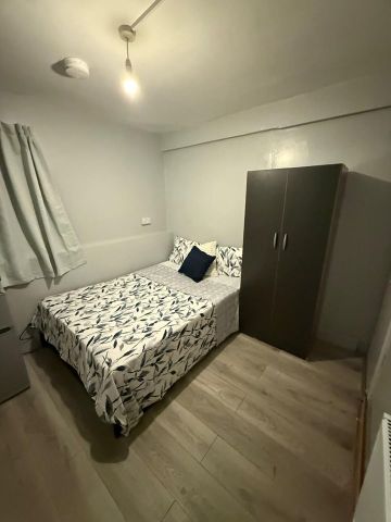 Room in a Shared Flat, Strode Road, N17 - Photo 3