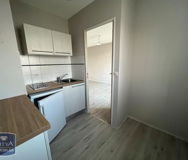Location Appartement 1 pièce 26m² POITIERS 86000 - Photo 2