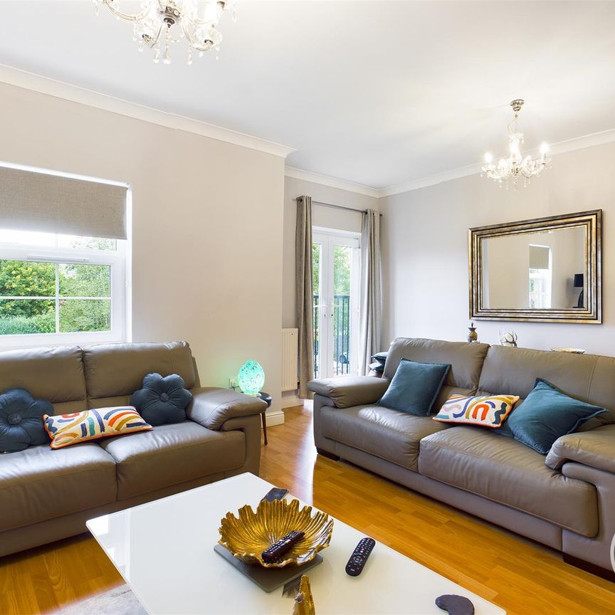 Stoneleigh Court, Alwoodley, Leeds - Photo 1