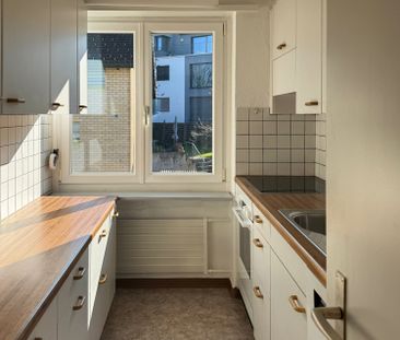 Grosszügige helle 6-Zimmer-Wohnung mit Balkon und Seesicht in Pfäff... - Photo 3