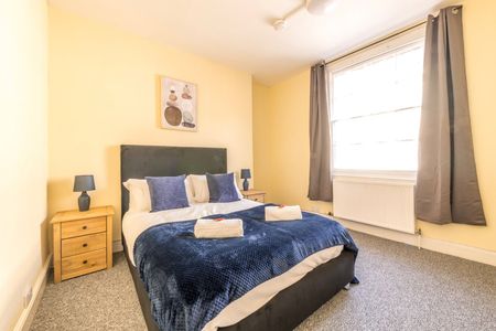 7 Bed End Terrace, Cave Street, BS2 - Photo 5