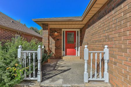 For Lease - 741 College Manor Drive Unit# Main, Newmarket, Ontario - Photo 3