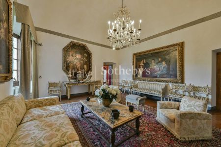 Majestic historical villa in the heart of Tuscany - Photo 3