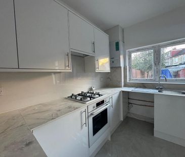 4 bedroom terraced house to rent - Photo 4