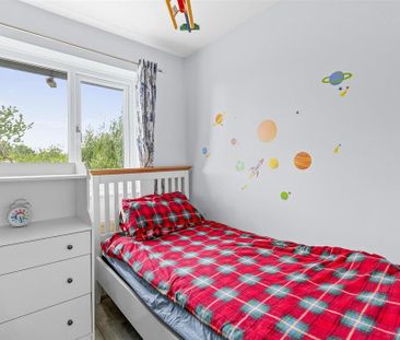 3 bedroom end of terrace house to rent - Photo 4