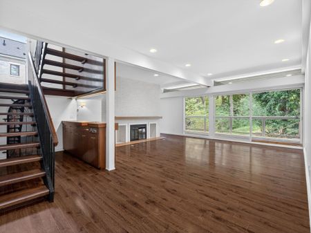 For Lease - 21 Tudor Gate, Toronto, Ontario - Photo 4