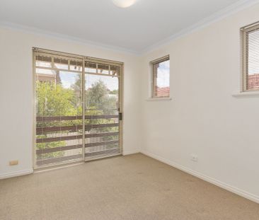 TOWNHOUSE IN GREAT LOCATION - Photo 4