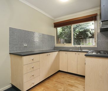 3/33 Austral Avenue, Brunswick VIC 3056 - Photo 3
