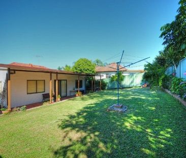 Four Bedroom Family Home - Photo 4