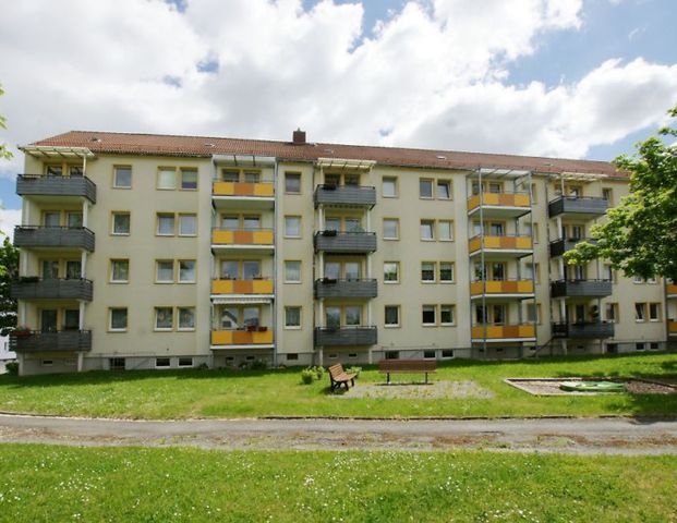 Helle 3 -Raumwohnung mit Tageslichtküche und Badewanne - Foto 1