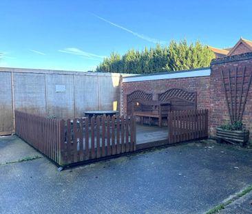 2 bedroom terraced house to rent - Photo 4