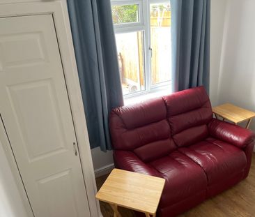 Room in a Shared House, Hyde Close, NG11 - Photo 1