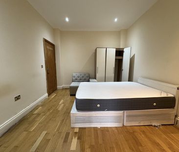 House share to rent - Photo 2